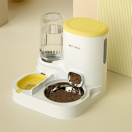 Ultimate Pet Feeder & Water Dispenser: Simplify Pet Care!